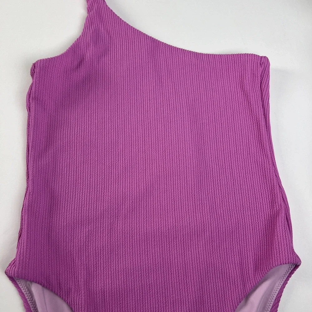 Wolford Swimsuit Size Medium One-Piece One Shoulder Textured Luxury‎ Orchid D22